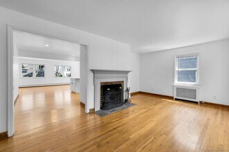 29 Ridgeley St in Darien, CT - Building Photo - Building Photo