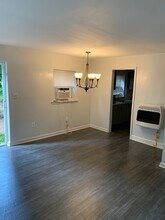 2744 Miles Cir in Atlanta, GA - Building Photo - Building Photo