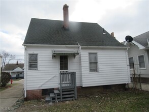 30027 Robert St in Wickliffe, OH - Building Photo - Building Photo