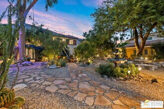 575 S Calle Ajo in Palm Springs, CA - Building Photo - Building Photo