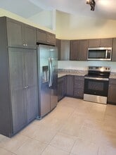 10067 Topsail Ave in Englewood, FL - Foto de edificio - Building Photo