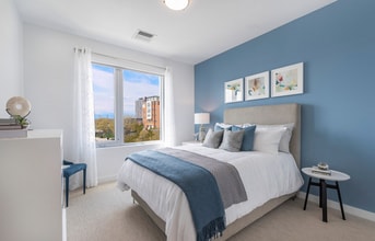 236 Sumner St in Boston, MA - Foto de edificio - Building Photo