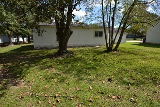 11933 Newsom Dr in Baton Rouge, LA - Building Photo - Building Photo