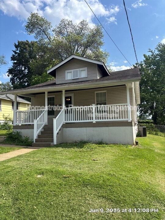 8824 David Ave in St. Louis, MO - Building Photo