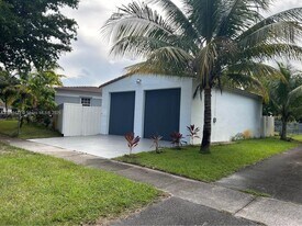 205 NW 130th St, Unit 2 in North Miami, FL - Building Photo