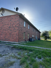 Southern Oak Apartments in Beeville, TX - Building Photo - Building Photo