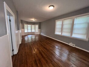 8601 S Kingston Ave in Chicago, IL - Building Photo - Building Photo