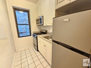 Studio Apartment in Gramercy Park | 4th Fl in New York, NY - Building Photo - Building Photo