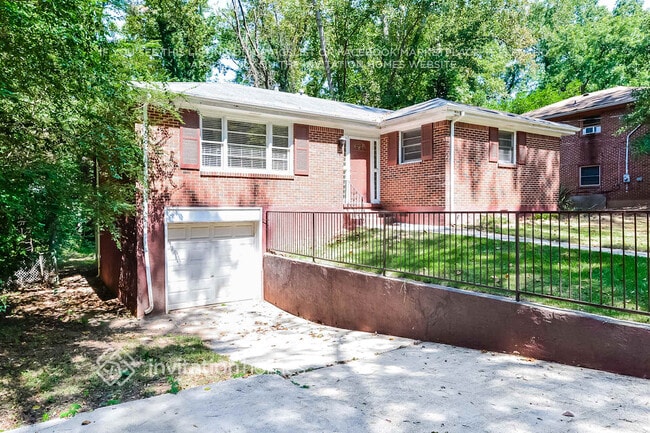 2725 Rollingwood Ln SE in Atlanta, GA - Building Photo - Building Photo