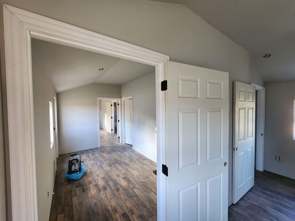 465815 OK-51 in Stilwell, OK - Building Photo