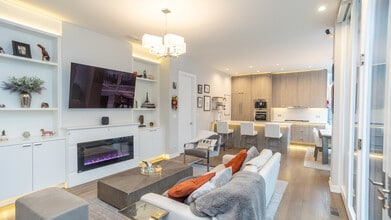 1947 W Diversey Pkwy in Chicago, IL - Building Photo - Building Photo