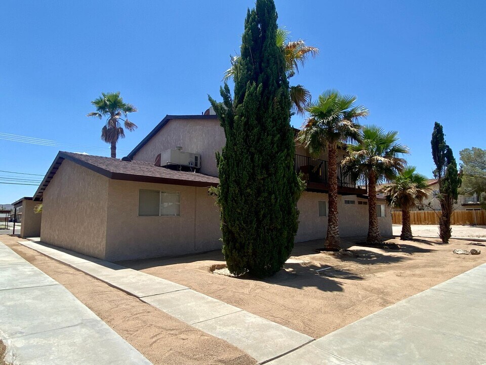 645 E Ridgecrest Blvd in Ridgecrest, CA - Building Photo