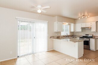 8050 N Hobby Horse Ct in Tucson, AZ - Building Photo - Building Photo