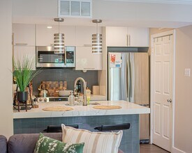 1504 Lincoln Way, Unit 316 in McLean, VA - Foto de edificio - Building Photo