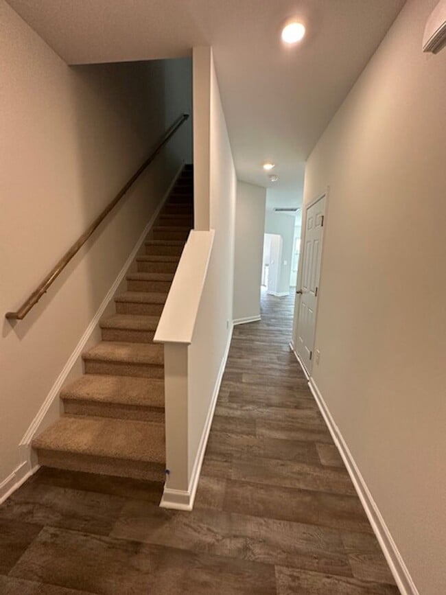 247 Moyer Dr in Graham, NC - Building Photo - Building Photo