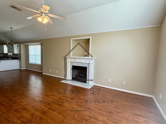 2071 Village Ln in Calera, AL - Building Photo - Building Photo