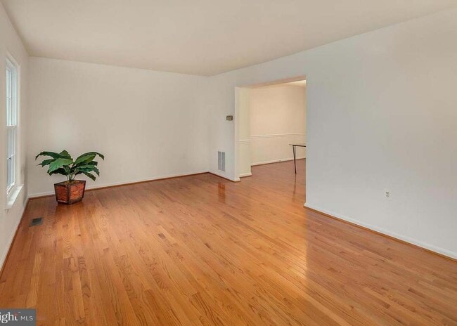 3903 Carroll Ct in Chantilly, VA - Foto de edificio - Building Photo