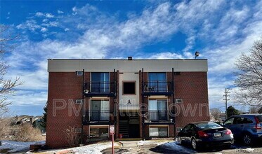 5995 W Hampden Ave in Denver, CO - Foto de edificio - Building Photo