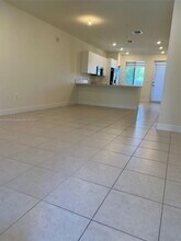 10270 NW 66th St in Doral, FL - Building Photo - Building Photo