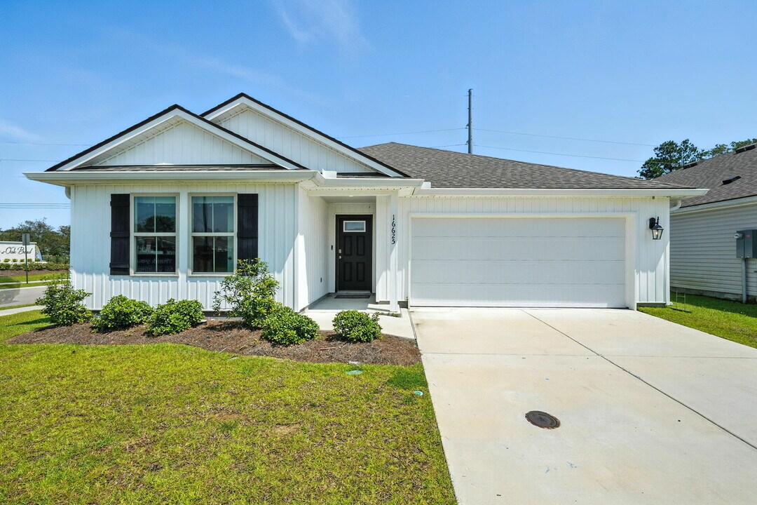 Villas at Oak Bend - Home Rentals in Baton Rouge, LA - Building Photo