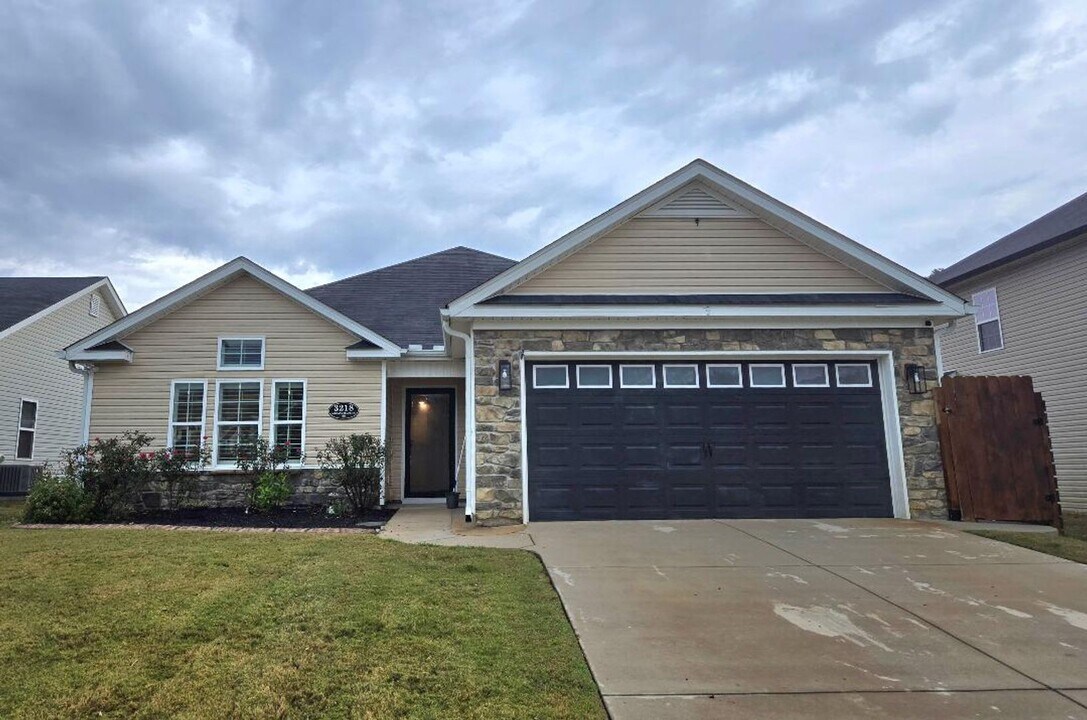 3218 Alexandria Dr in Grovetown, GA - Building Photo