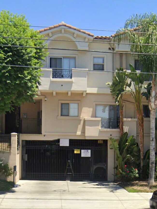 7124 Woodman Ave Rentals in Van Nuys, CA