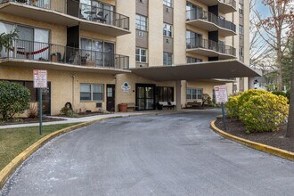 Chestnut Place Condos in Cherry Hill, NJ - Building Photo - Building Photo