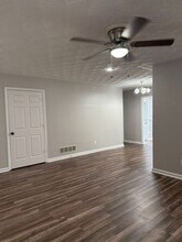 10521 Going Ct, Unit A in Louisville, KY - Foto de edificio - Building Photo