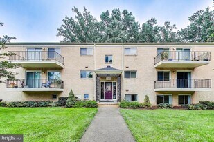 10613 Montrose Ave in Bethesda, MD - Building Photo