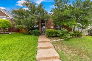 8013 Springmoss Dr in Plano, TX - Building Photo