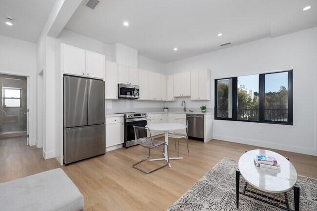 The Coastal Apartments in Santa Monica, CA - Building Photo - Building Photo