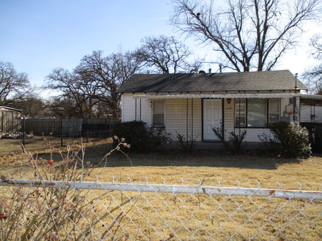 9630 SE 6th St in Midwest City, OK - Building Photo