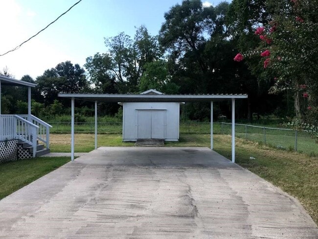 62 Laurel Ct in Cleveland, TX - Building Photo - Building Photo