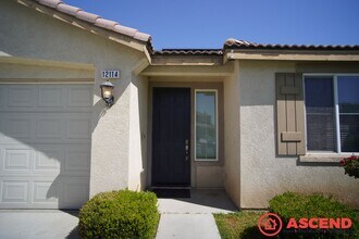 12114 Marigold Dr in Bakersfield, CA - Building Photo - Building Photo