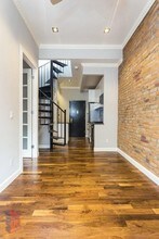 221 E 11th St-Unit -4A in New York, NY - Building Photo - Building Photo