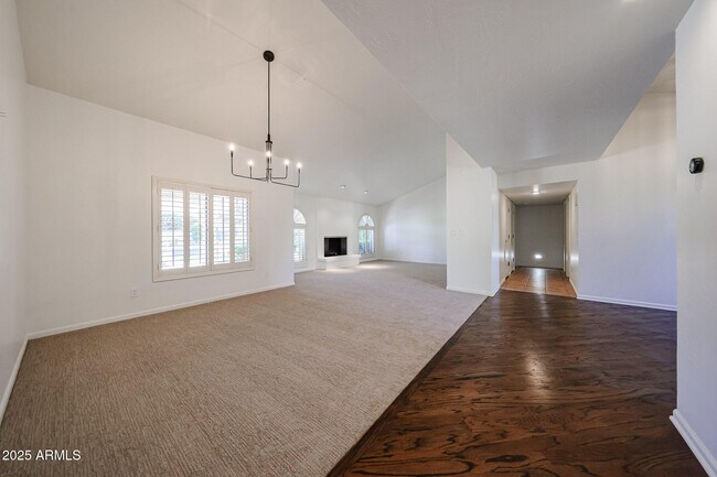 8308 E Vista De Valle in Scottsdale, AZ - Building Photo - Building Photo