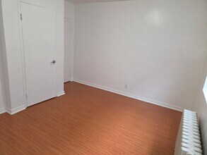 Hillsdale Manor in Toronto, ON - Building Photo - Building Photo