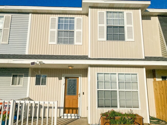 property at 63 Pine Ridge Trce