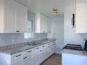 502-504 E Hemlock St in Oxnard, CA - Building Photo - Building Photo