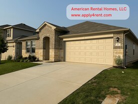 421 Chaco Lp in Seguin, TX - Building Photo