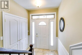 5265 Dryden Ave in Burlington, ON - Building Photo - Building Photo