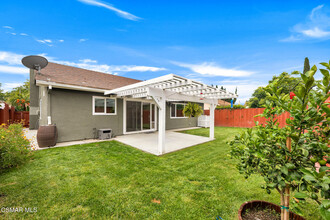 1611 Amador Ln in Thousand Oaks, CA - Building Photo - Building Photo