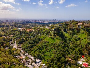 1001 N Beverly Glen Blvd in Los Angeles, CA - Building Photo - Building Photo