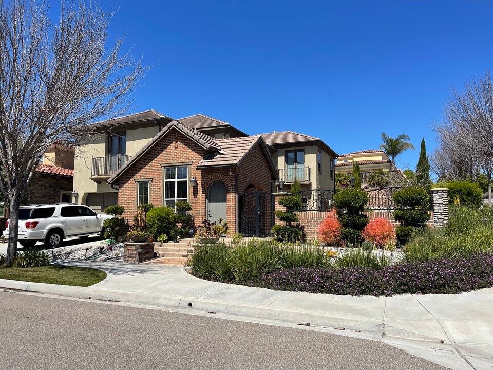 3646 Buck Ridge Ave in Carlsbad, CA - Building Photo