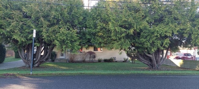 3025 Lindbergh Ave in Bellingham, WA - Building Photo - Building Photo
