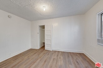 220 E Vernon Ave in Los Angeles, CA - Building Photo - Building Photo