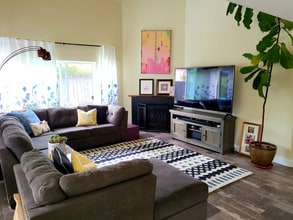 2126 Pine Crest Way in Carlsbad, CA - Building Photo - Building Photo