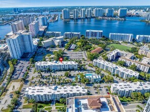 17570 Atlantic Blvd, Unit 508 in Sunny Isles Beach, FL - Building Photo - Building Photo