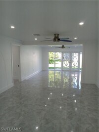 625 Overiver Dr in North Fort Myers, FL - Foto de edificio - Building Photo