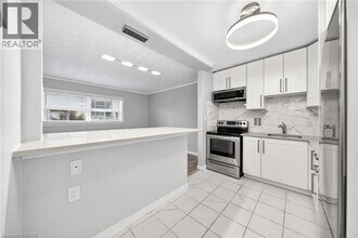 237 Mohawk Rd E in Hamilton, ON - Building Photo - Building Photo